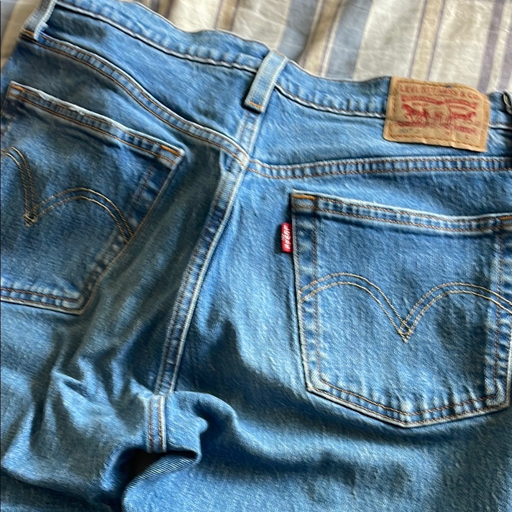 Levi's 501 Skinny Classic Blue Jeans with Signature Stitching